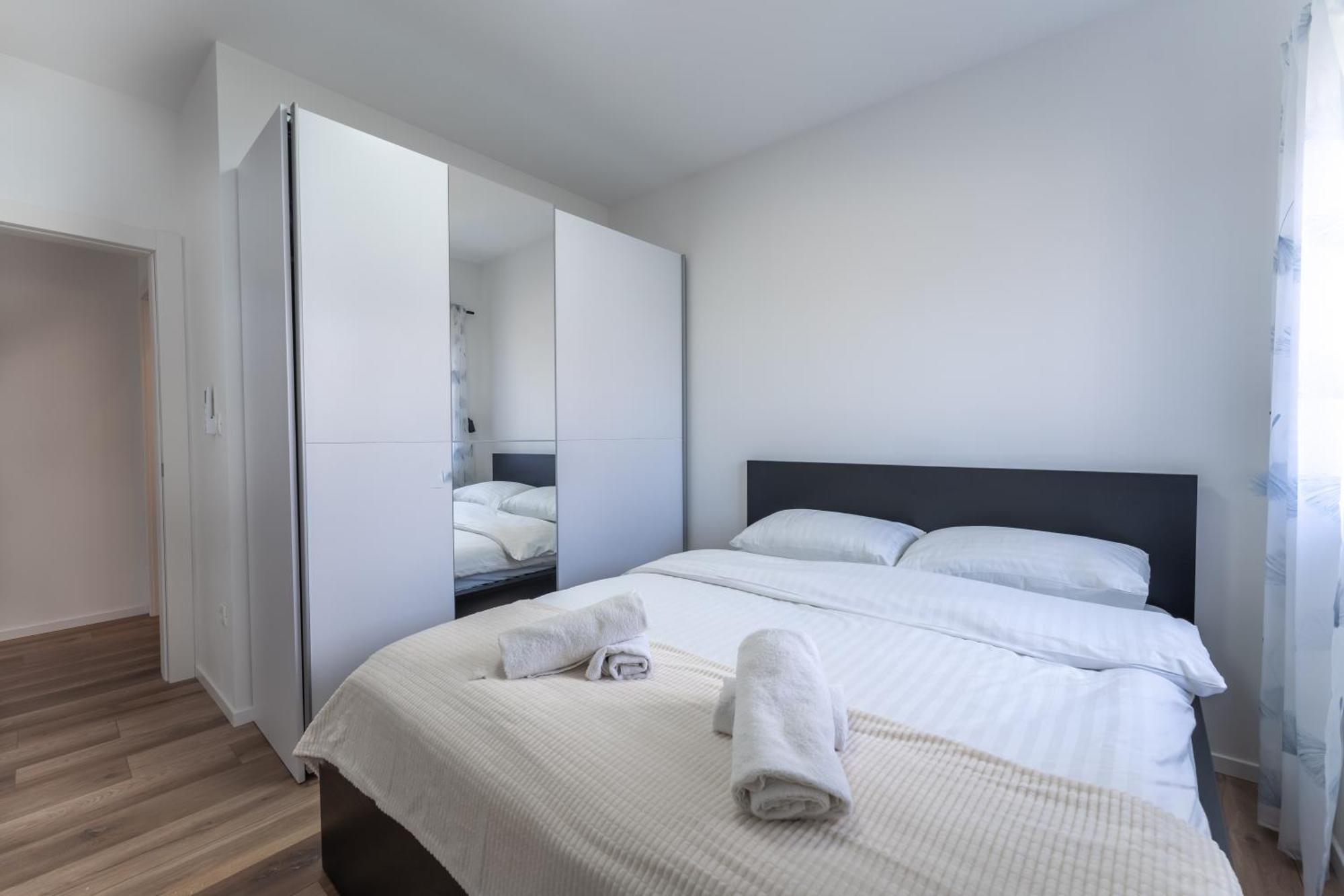 Bernie Apartments With A Pool Zadar Luaran gambar